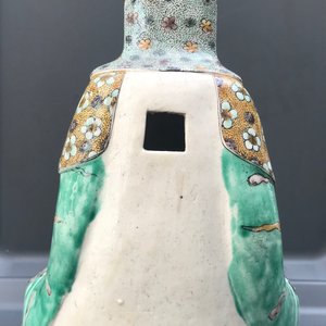 A Chinese verte biscuit group of Guanyin with child on a lotus throne, Kangxi — photo 14