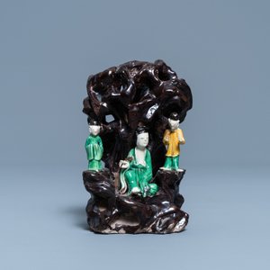 A Chinese verte biscuit group with figures near a cave, Kangxi — photo 2