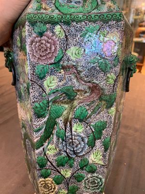 A Chinese verte biscuit hexagonal 'phoenix and flower scroll' vase, 19th C. — photo 9