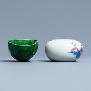 A Chinese verte biscuit 'lotus' water dropper and a blue, white and copper red brush washer, Kangxi and 19th C. — 照片 5