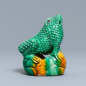A Chinese verte biscuit model of a toad, Kangxi — photo 5