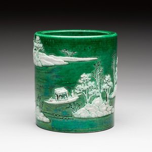 A Chinese verte biscuit 'riverscape' brush pot, artemisia leaf mark, 19th C. — photo 1