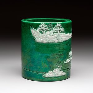 A Chinese verte biscuit 'riverscape' brush pot, artemisia leaf mark, 19th C. — photo 5