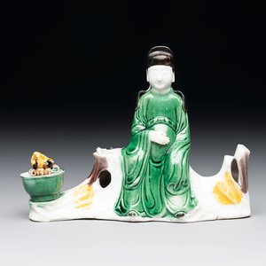 A Chinese verte biscuit 'scholar' brush rest, Kangxi — photo 1