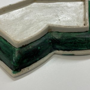 A Chinese verte biscuit sweetmeat set on wooden tray, Kangxi — photo 25