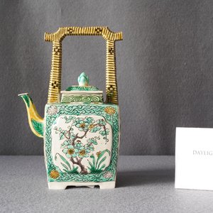 A Chinese verte biscuit teapot and cover, Kangxi — 照片 8