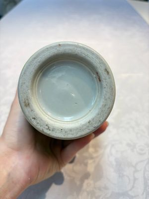 A Chinese verte biscuit vase, a sculpture of a fisherman and a Milefo Buddha, You Lin Ji 游林記造 and Zhu Mao Ji 朱茂記造 mark, 20th C. — foto 15