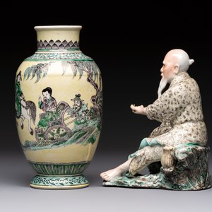 A Chinese verte biscuit vase, a sculpture of a fisherman and a Milefo Buddha, You Lin Ji 游林記造 and Zhu Mao Ji 朱茂記造 mark, 20th C. — foto 9