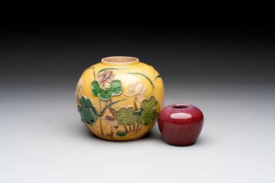 A Chinese verte biscuit 'Yi Lu Lian Ke 一路連科' jar and a flambé water pot, 18/19th C.