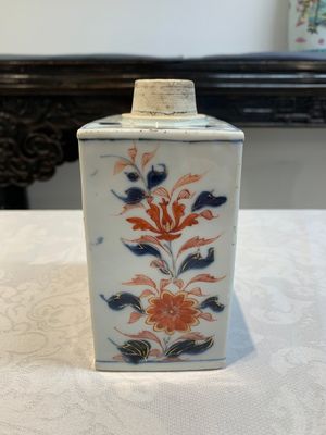 A Chinese verte-Imari armorial 'Sampaio e Melo' tea caddy with gilt-brass cover for the Portuguese market, Kangxi — photo 3