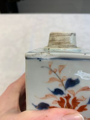 A Chinese verte-Imari armorial 'Sampaio e Melo' tea caddy with gilt-brass cover for the Portuguese market, Kangxi — photo 9