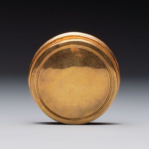 A Chinese verte-Imari armorial 'Sampaio e Melo' tea caddy with gilt-brass cover for the Portuguese market, Kangxi — photo 10