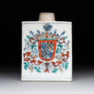 A Chinese verte-Imari armorial 'Sampaio e Melo' tea caddy with gilt-brass cover for the Portuguese market, Kangxi — photo 4