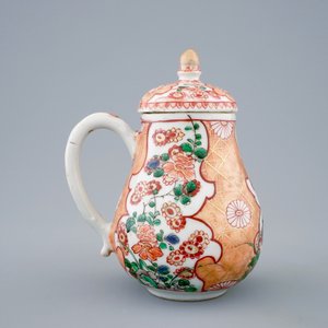 A Chinese verte-Imari chocolate jug and cover, Kangxi — 照片 4