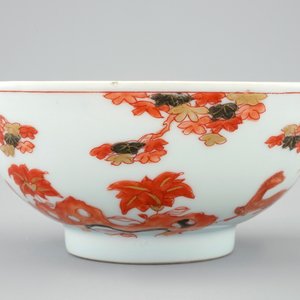 A Chinese verte-Imari "Governor Duff" bowl, Yongzheng, ca. 1730 — photo 3