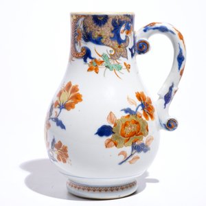 A Chinese verte-imari jug with floral design, Qianlong — photo 2