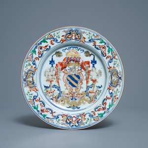 A Chinese verte-Imari Portuguese market dish with the arms of Ataide, ca. 1720 — 照片 1