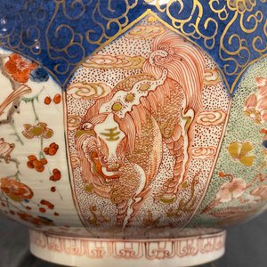 A Chinese verte-Imari powder blue-ground bowl, Kangxi — photo 16