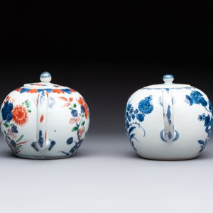 A Chinese verte-Imari teapot and a blue and white teapot with floral design, Kangxi — 照片 3