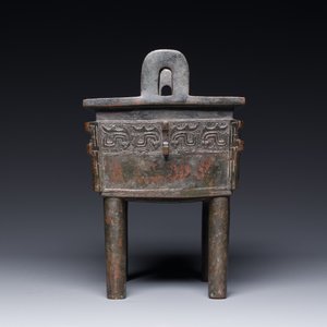 A Chinese Western Zhou-style rectangular bronze 'fangding' censer, Ming — 照片 4