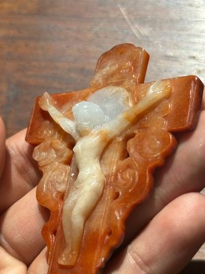 A Chinese white and red jade 'crucifix' pendant, 19th C. — foto 7
