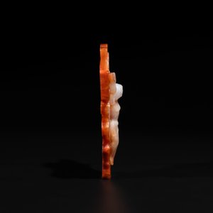 A Chinese white and red jade 'crucifix' pendant, 19th C. — foto 4