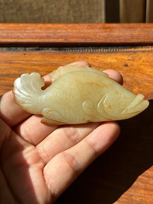 A Chinese white and russet jade mandarin fish or Chinese perch, Yuan — 照片 1