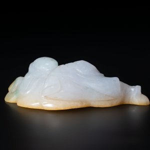 A Chinese white and yellow jade carving of a reclining lady on a leaf, Qing — photo 6