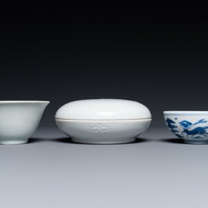 A Chinese white-glazed bowl, a small blue and white bowl and a covered box with incised design, Ming and Qing — photo 5