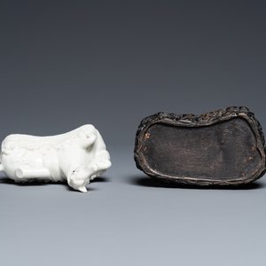 A Chinese white-glazed brush rest in the shape of a resting horse in a wavy sea, 18th C. — photo 7