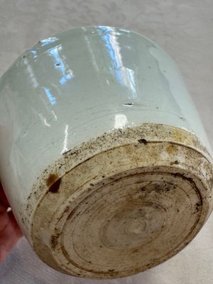 A Chinese white-glazed cup on a wooden stand, 17th C. — photo 14