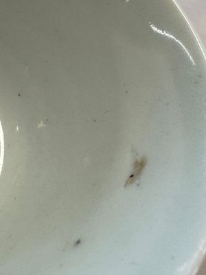 A Chinese white-glazed cup on a wooden stand, 17th C. — photo 7