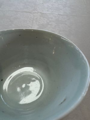 A Chinese white-glazed cup on a wooden stand, 17th C. — photo 9