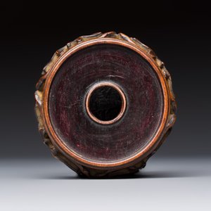 A Chinese white-glazed cup on a wooden stand, 17th C. — photo 8