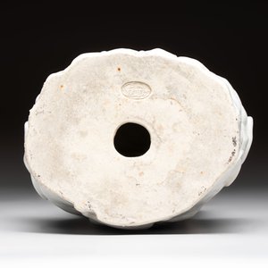 A Chinese white-glazed figure of Xuanzang, Cai Chang Tai 蔡昌泰造 mark, 20th C. — foto 6