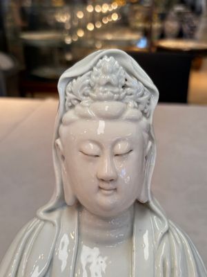 A Chinese white-glazed Guanyin, Kangxi mark, 19th C. — photo 11