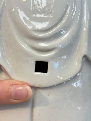 A Chinese white-glazed Guanyin, Kangxi mark, 19th C. — photo 18