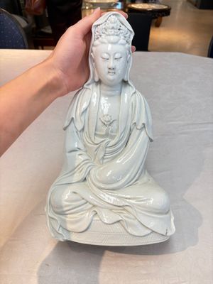 A Chinese white-glazed Guanyin, Kangxi mark, 19th C. — photo 2