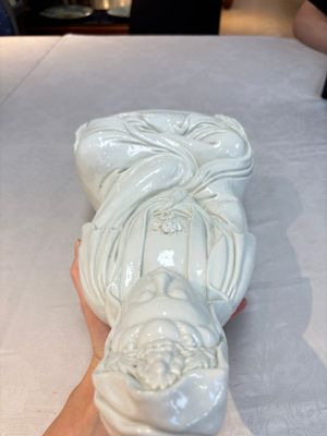 A Chinese white-glazed Guanyin, Kangxi mark, 19th C. — photo 7