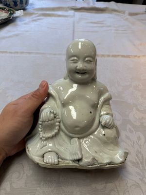 A Chinese white-glazed Milefo Buddha, 19th C. — photo 1