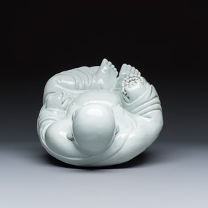 A Chinese white-glazed Milefo Buddha on a gilt-lacquered wooden lotus throne — photo 7