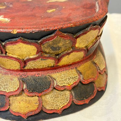A Chinese white-glazed Milefo Buddha on a gilt-lacquered wooden lotus throne — photo 31