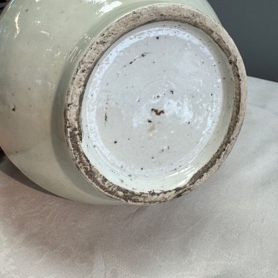 A Chinese white-glazed 'Yuhuchunping' vase — photo 9