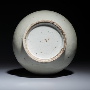 A Chinese white-glazed 'Yuhuchunping' vase — photo 7