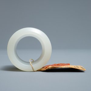 A Chinese white jade archer's ring, Qing — photo 5