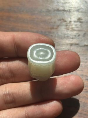 A Chinese white jade carving of a chilong reclining on bamboo, Qing — 照片 7