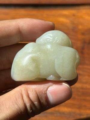 A Chinese white jade carving of a reclining camel, Qing — photo 3