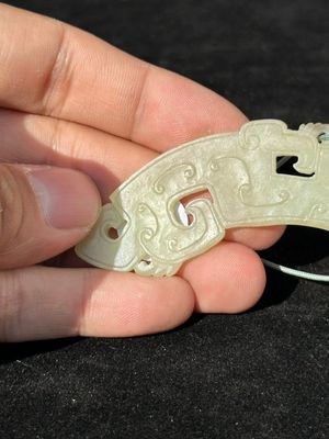 A Chinese white jade 'chilong' amulet, 17/18th C. — photo 6