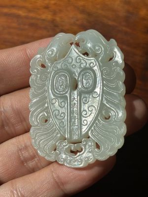 A Chinese white jade 'double phoenix' plaque, Qianlong mark and possibly of the period — 照片 2