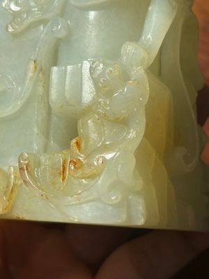 A Chinese white jade 'dragon' ink container with Qianlong mark and possibly of the period — photo 12